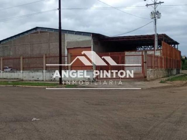 Galpon en Venta en San Francisco Zulia 1100 m2. 1 hab