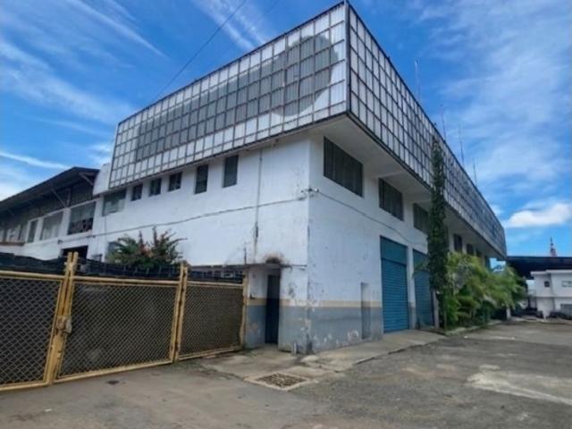 GALPON INDUSTRIAL EN LOS GUAYOS