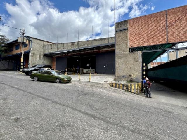 Galpón Industrial/Comercial en venta / Boleíta Sur