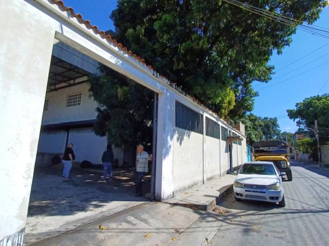 GALPON LABORATORIO INDUSTRIAL 2.850 MT2 TURMERO EDO. ARAGUA