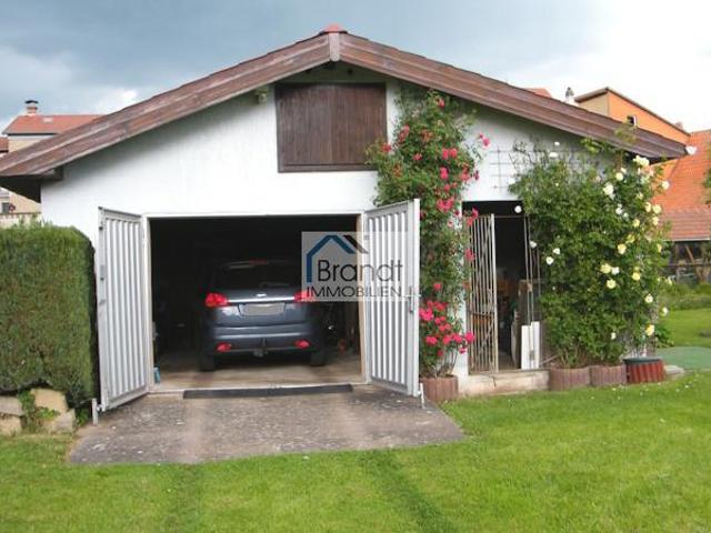 Garten mit Gartenhaus am Ortsrand