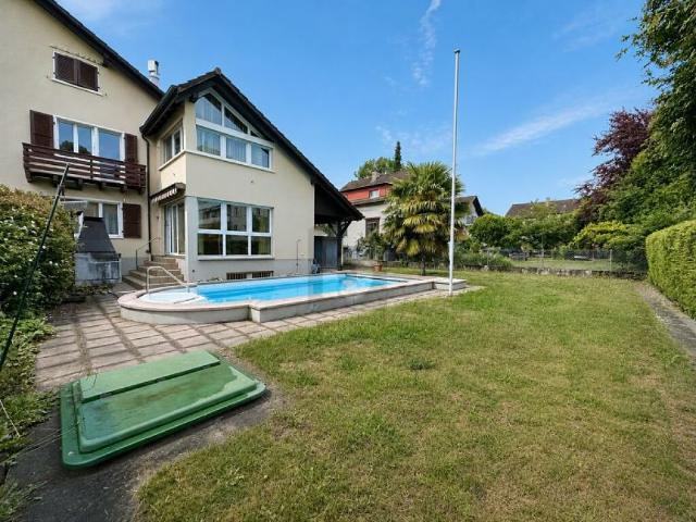 GARTEN TRAUM MIT POOL UND GARAGENBOX