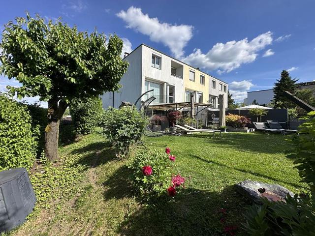 GARTENPARADIES IN FAMILIENFREUNDLICHER UMGEBUNG