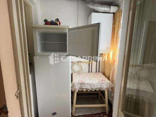 GARA BILA ap. 1 camera, decomandat, curat, mobilat, et.1/4, LIBER!