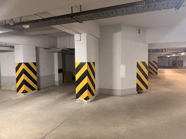 Garaż lokal na sprzedaż, Kraków, Dębniki
