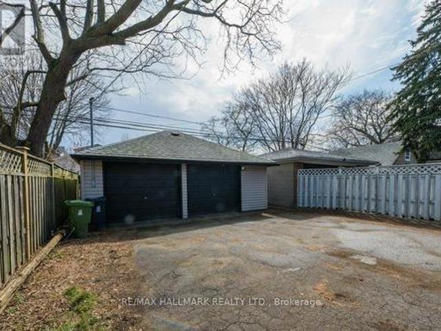 Garage 225 Woodville Avenue, Toronto, ON, M4J 2R4 house for lease | Listing ID E13121 | Royal LePage
