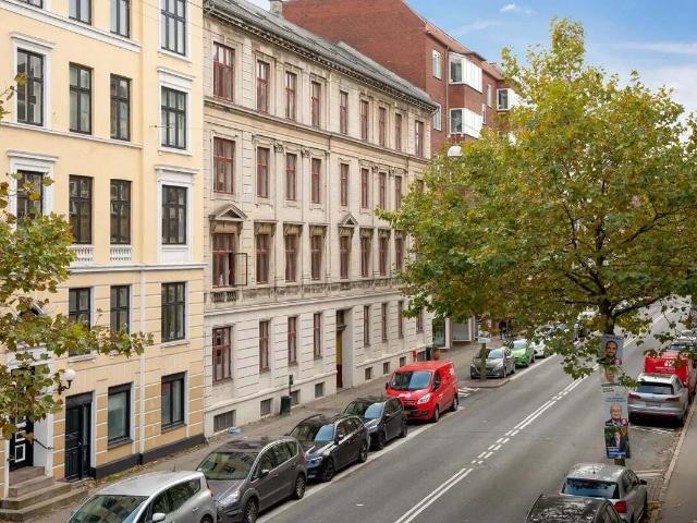 Garage 2 på H.C. Ørsteds Vej – centralt på Frederiksberg