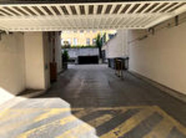 Garage 2ème sous sol 29 COURS EMILE ZOLA 69100 VILLEURBANNE