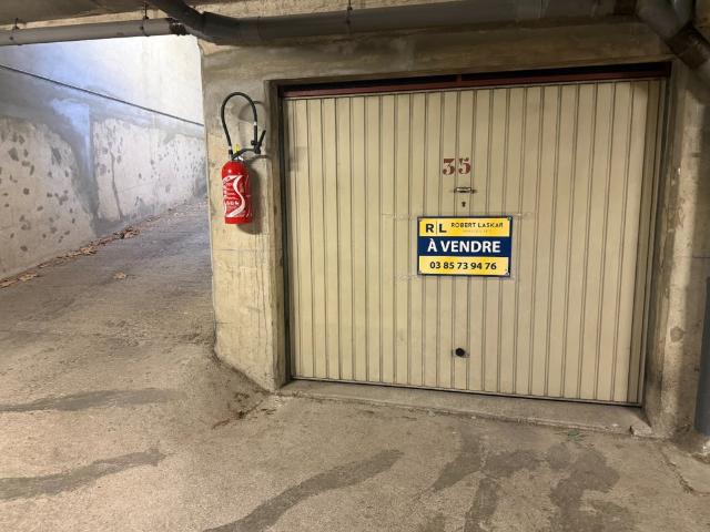 GARAGE 30M2 LE CREUSOT