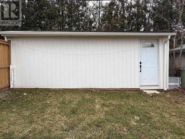 Garage 316 Houghton Avenue, Hamilton, ON, L8K 2N3 commercial for lease | Listing ID X12897 | Royal LePage