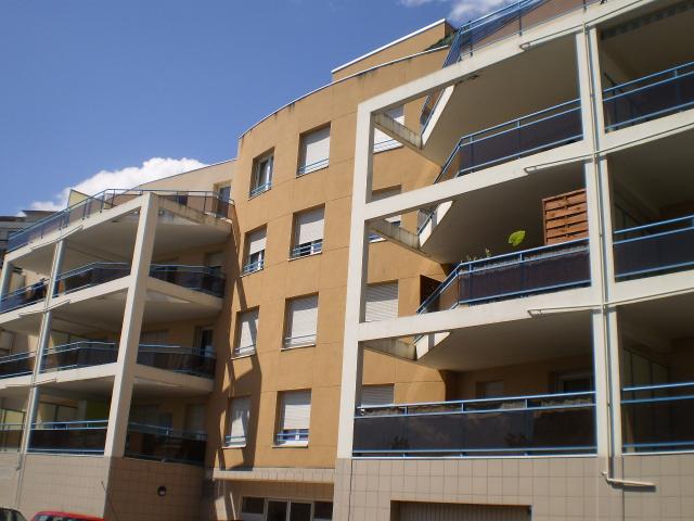 GARAGE CLOS LAVOISIER