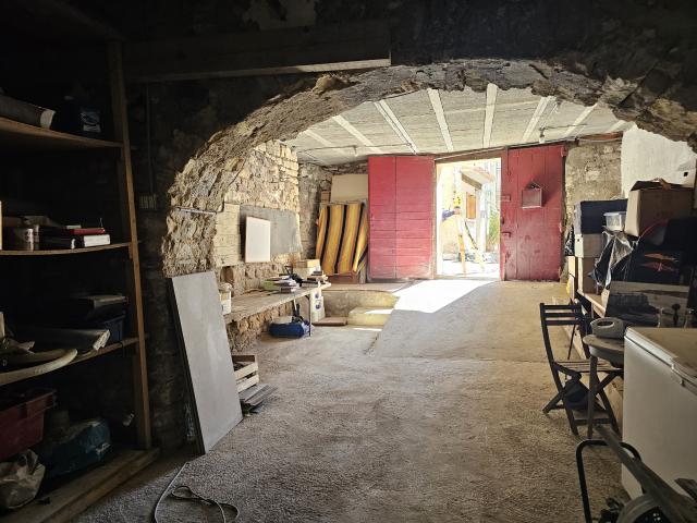 GARAGE A VENDRE 101 M2 CENTRE VILLAGE