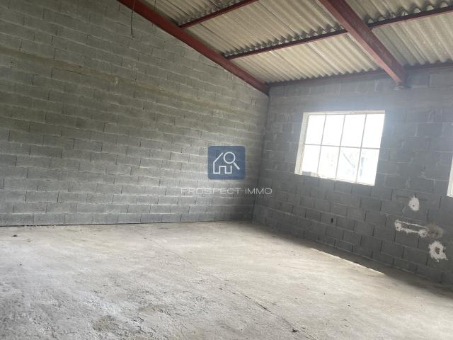 Garage à louer 49 m2 à Laissac