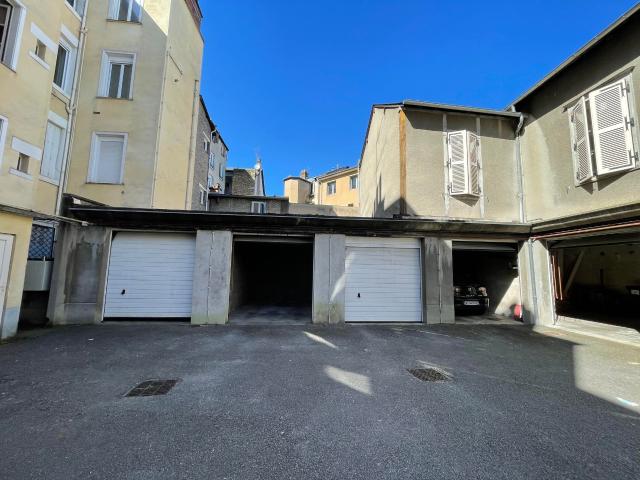 GARAGE A LOUER