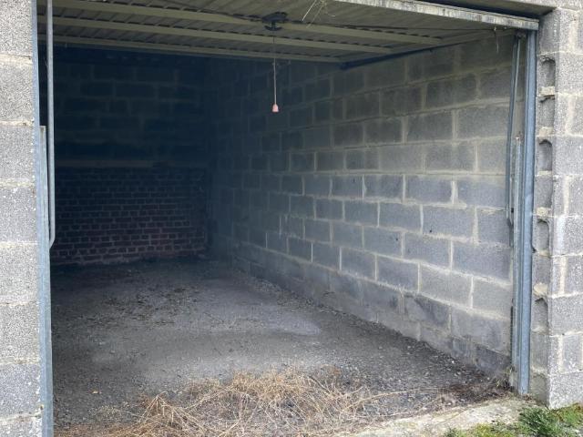 Garage à louer à Maubeuge, Hauts de France, €