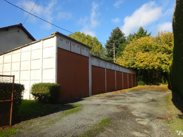 Garage à louer à Nogent le Rotrou, Centre Val de Loire, €