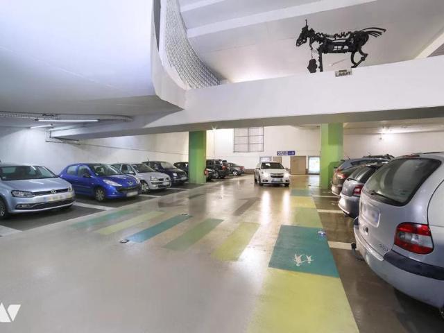 Garage à louer à Orléans, Centre Val de Loire, €