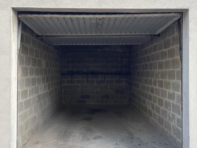 Garage à louer à Amiens, Hauts de France, €