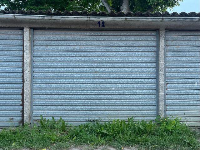 Garage à louer à Bailleul, Hauts de France, €