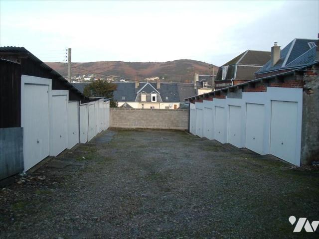 Garage à louer à Fécamp, Normandie, €