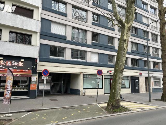 Garage à louer à Lille, Hauts de France, €