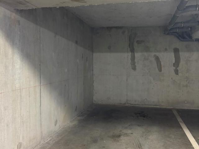 Garage à louer à Rezé, Pays de la Loire, €
