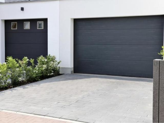 Garage a reddito in zona Piazza Garibaldi