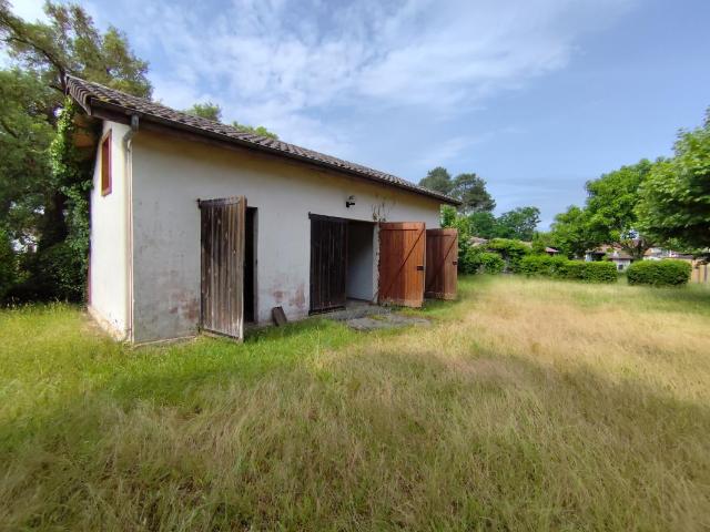 Garage / Atelier 50 m² sur parcelle de 205 m² à Lit et Mixe – 50 000 €