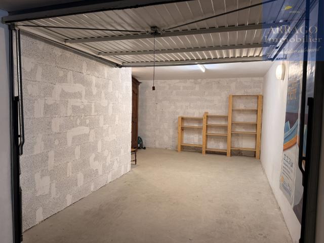 Garage avec électricité