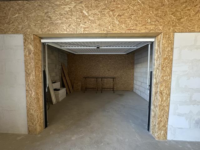 GARAGE / BOX à louer PÉROUSE