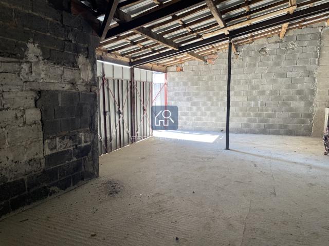 Garage double à louer centre Laissac 55 m2