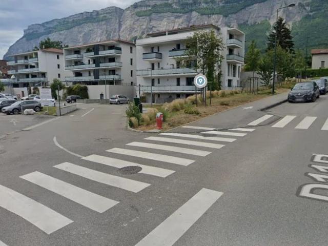 Garage double route du Rivet
