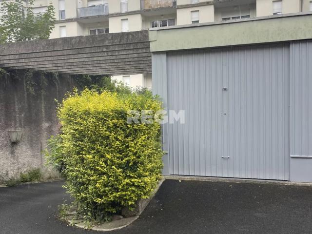 GARAGE DE 14 M2 ENVIRON QUARTIER BERGSON A SAINT ETIENNE