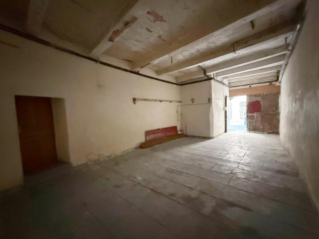 Garage, de 45m2, Accès direct sur rue, proche du centre ville