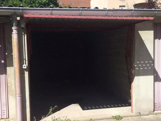 Garage en box fermé à louer dès maintenant Oullins centre