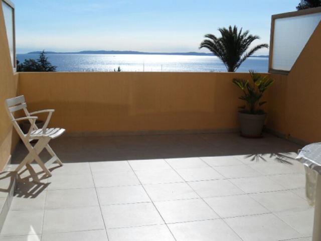 Garage en option Grand studio de 28 m² avec terrasse de 20 m² Magnifique vue sur mer
