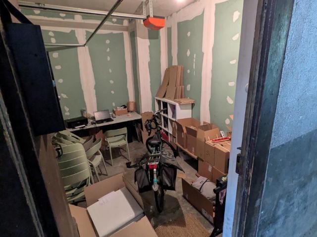 Garage en vente à Tours, Centre Val de Loire, 25000€