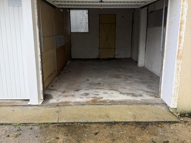 Garage en vente à Vannes, Bretagne, 55000€