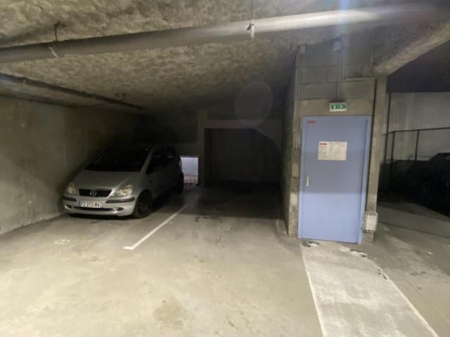 Garage en vente à Angers, Pays de la Loire, 23600€