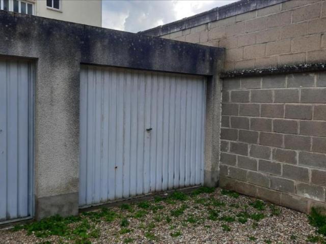 Garage en vente à Châteauroux, Centre Val de Loire, 12000€