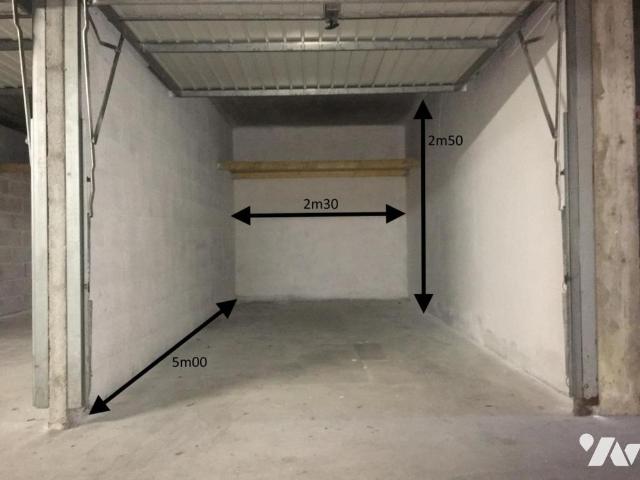 Garage en vente à Nantes, Pays de la Loire, 216000€