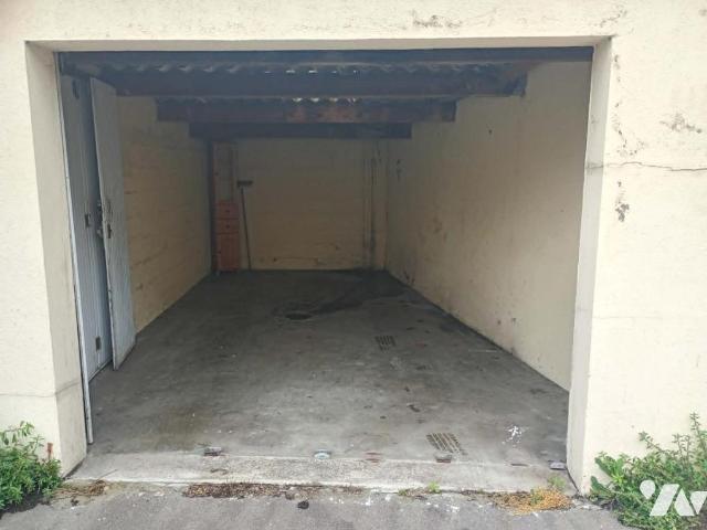 Garage en vente à Nantes, Pays de la Loire, 25000€