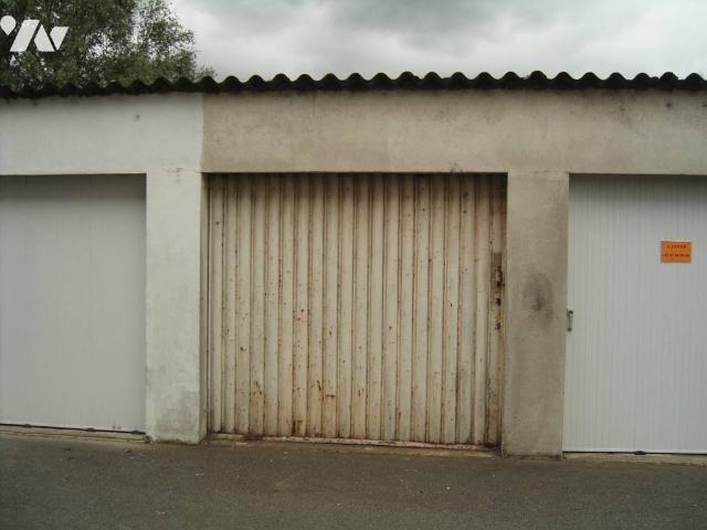 Garage en vente à Noyon, Hauts de France, 8540€