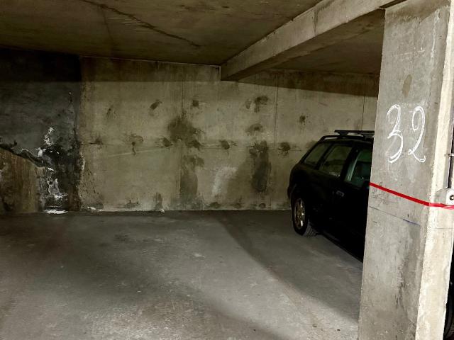 Garage en vente à Paris 15e Arrondissement, Île de France, 35000€