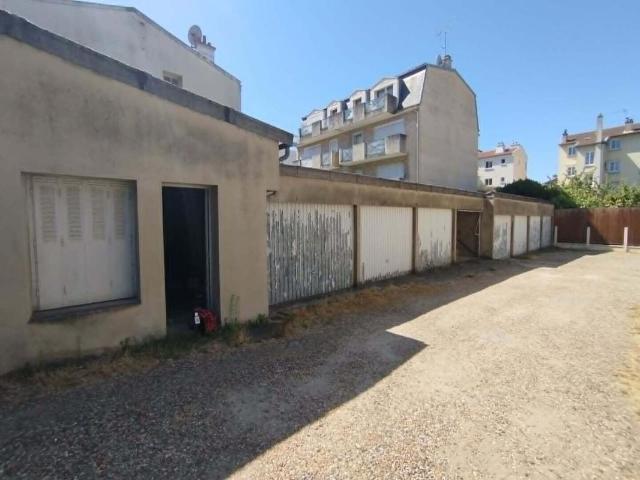 Garage extérieur