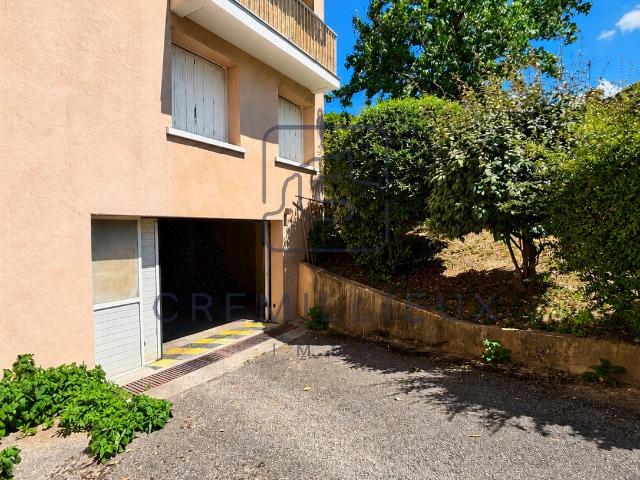 Garage fermé