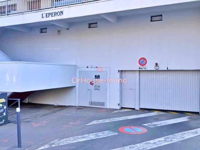 GARAGE FERMÉ EN SOUS SOL COURS FAURIEL