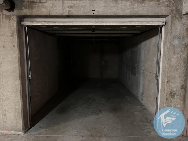GARAGE FERMÉ ET SECURISÉ TARARE