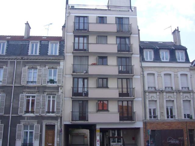 Garage fermé rue de Courcelles secteur Clairmarais no84