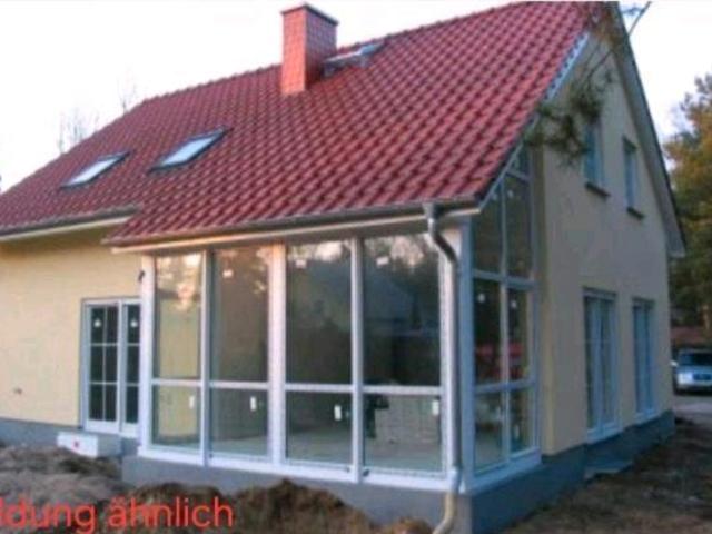 Garage, Haus, Grundstück mit Nebengebäude